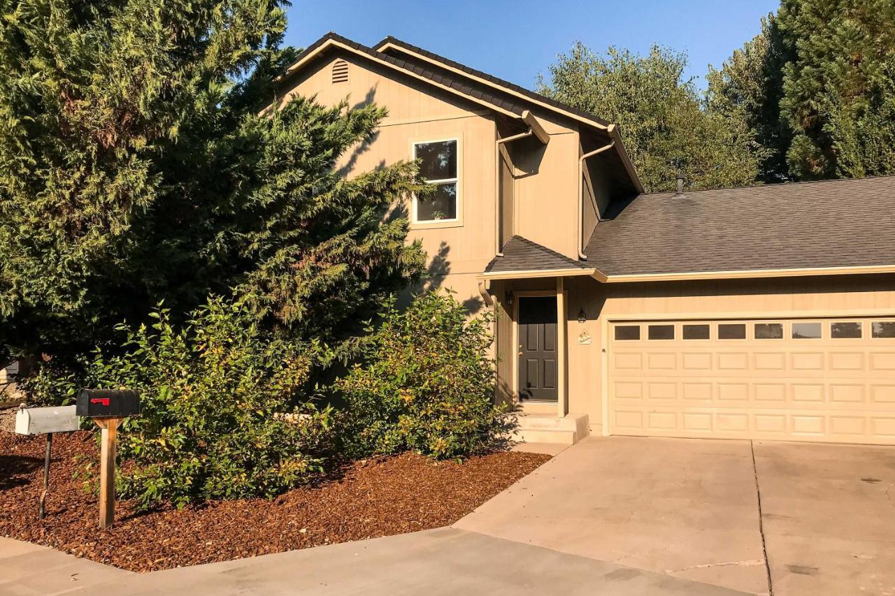 Mount Shasta Escape With Balcony About Walk To Dtwn Villa Ngoại thất bức ảnh